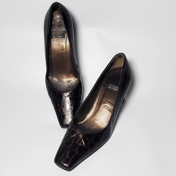STUART WEITZMAN size 6 crocodile embossed patent leather pumps - Picture 1 of 7